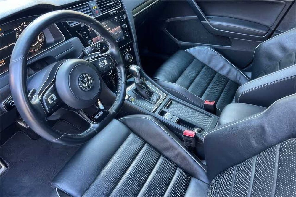 Volkswagen Golf R      2019