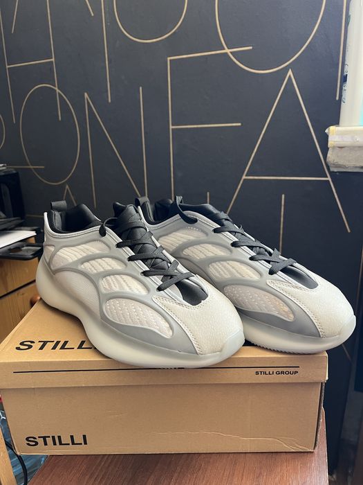 Adidas yeezy boost 700 v3