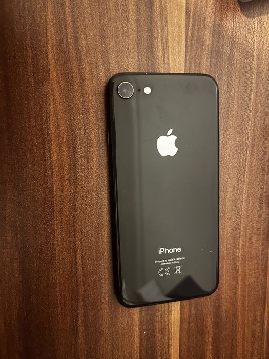 IPhone 8 preto usado