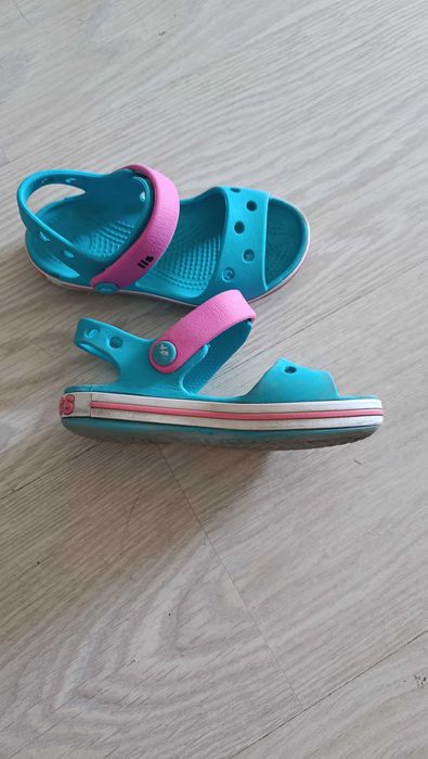 Взуття на дівчинку crocs c9