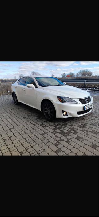 Lexus is250 awd (2012)