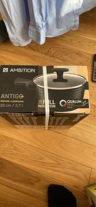 AMBITION Garnek z pokrywka z powłoką Qualum Basic Gold Edition AntiGo