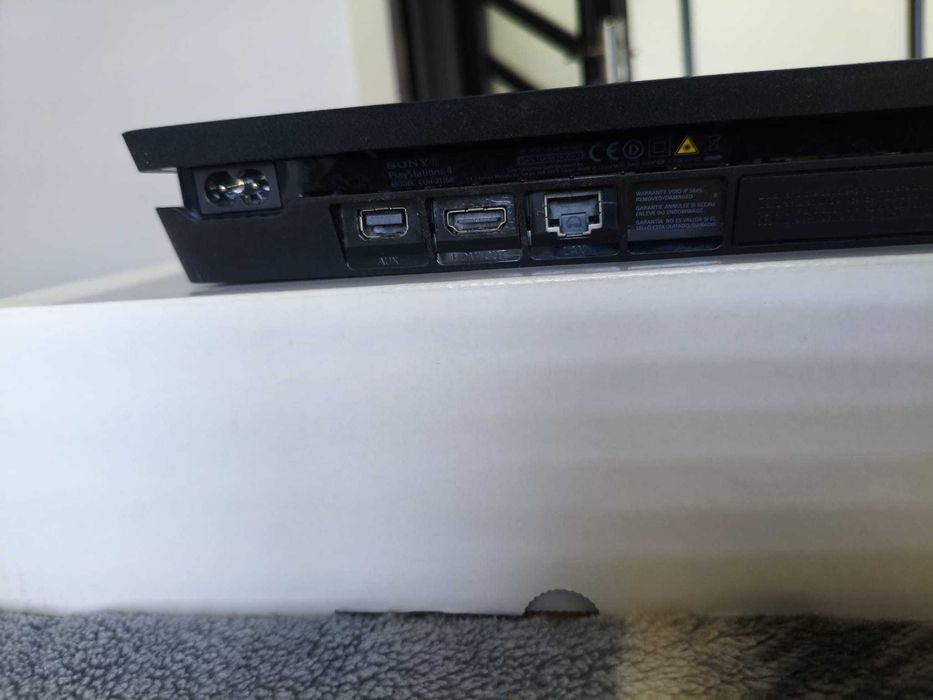 Konsola Playstation 4 PS4, 1TB, Używana