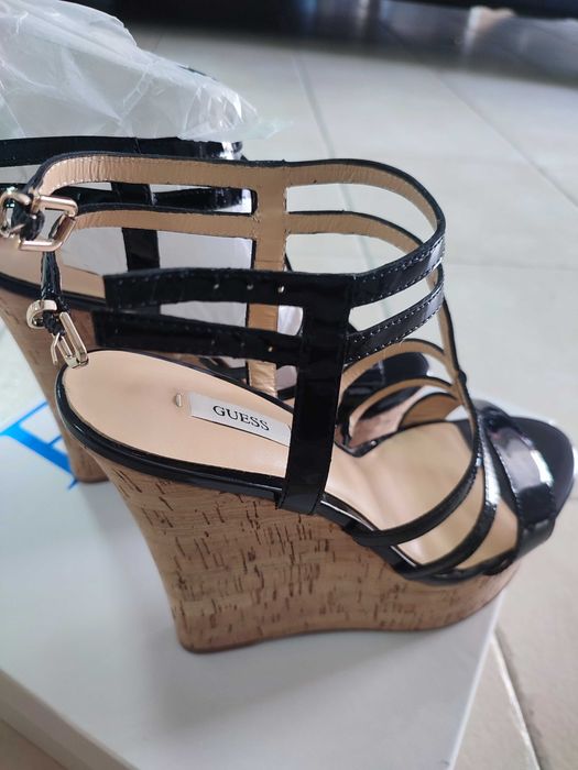 Sandálias Guess-novas