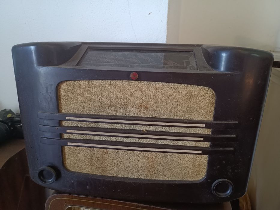 Lote de rádios antigos vintage Philips Telefunken e outros para coleção/restauro