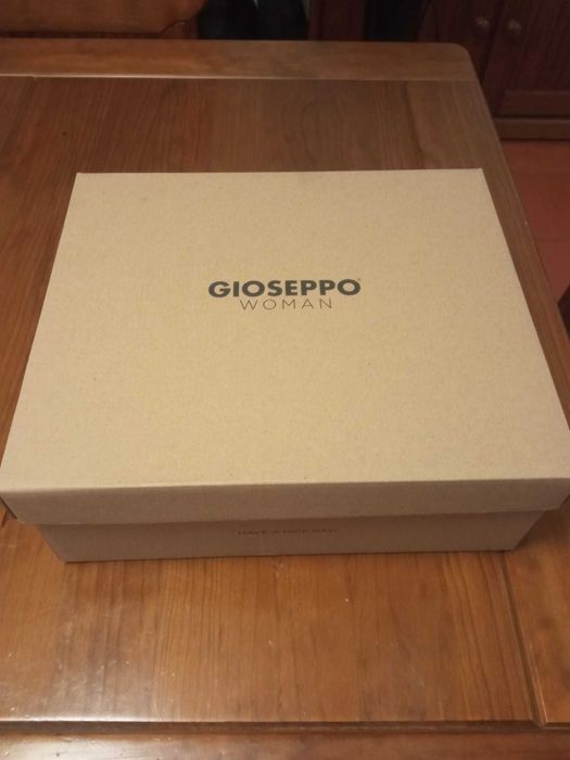 Tenis Gioseppo como novos