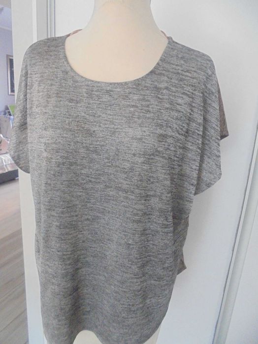 bluzka w roz50/52 biust / biodra do 126 cm dl 66 cmtyl 74 cm