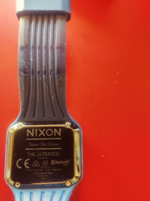 Nixon ultratide surf watch