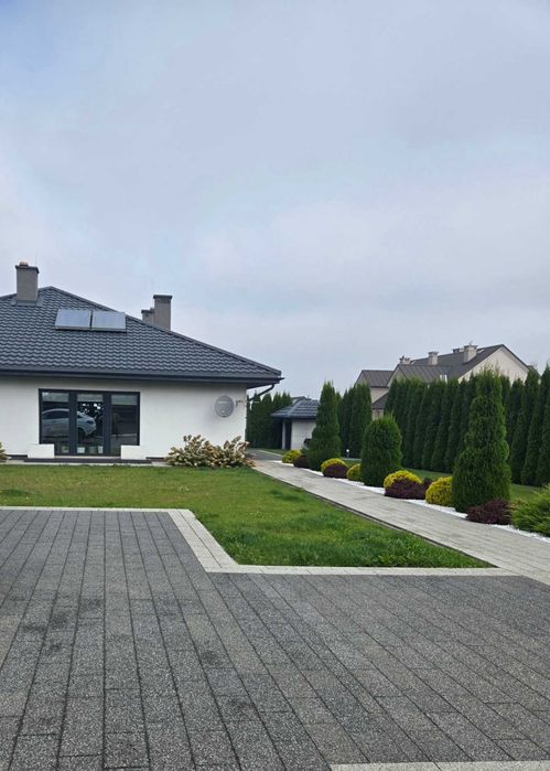 Sprzedam przytulny, nowoczesny dom w Jabłonnej.