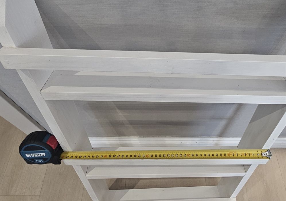 Regał na ksiązki wiszacy