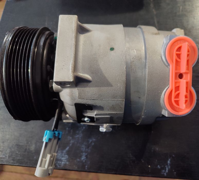 Продам компрессор-кондиционера автомобіля