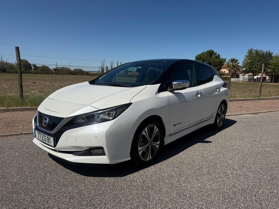 Nissan Leaf Tekna Two Tone