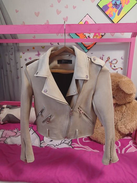 Куртка на дівчинку