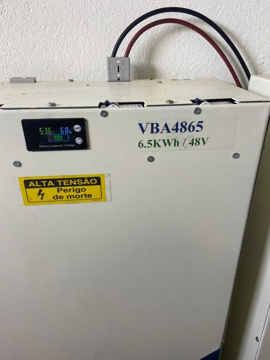 3 inversores solares (novos/em caixa) + duas baterias 6.5 KWh cada