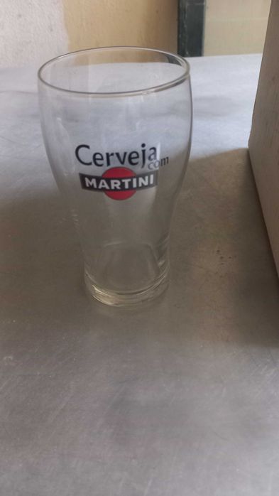 Copos  martini e licor beirão