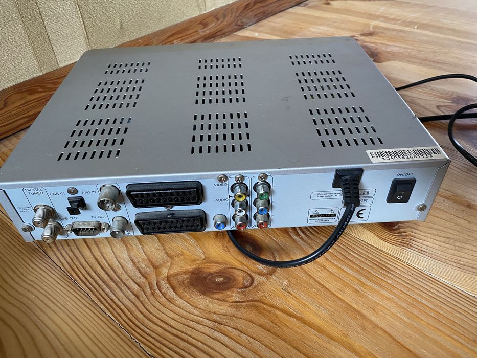 Пристрій для телевізора приставка Skygate smart