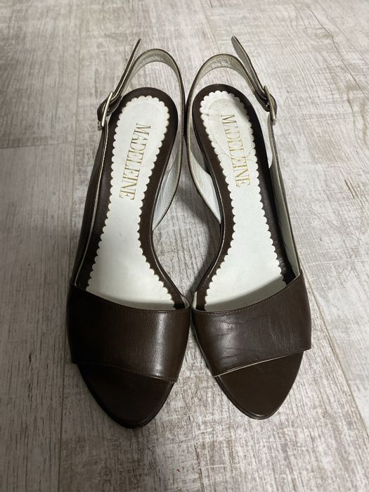 Босоніжки жіночі