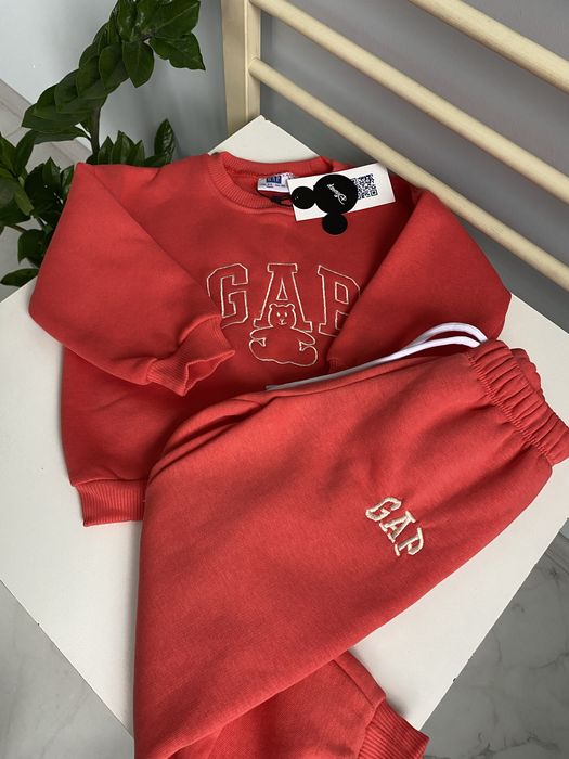 Костюм для дівчинки в двох розмірах 110,116