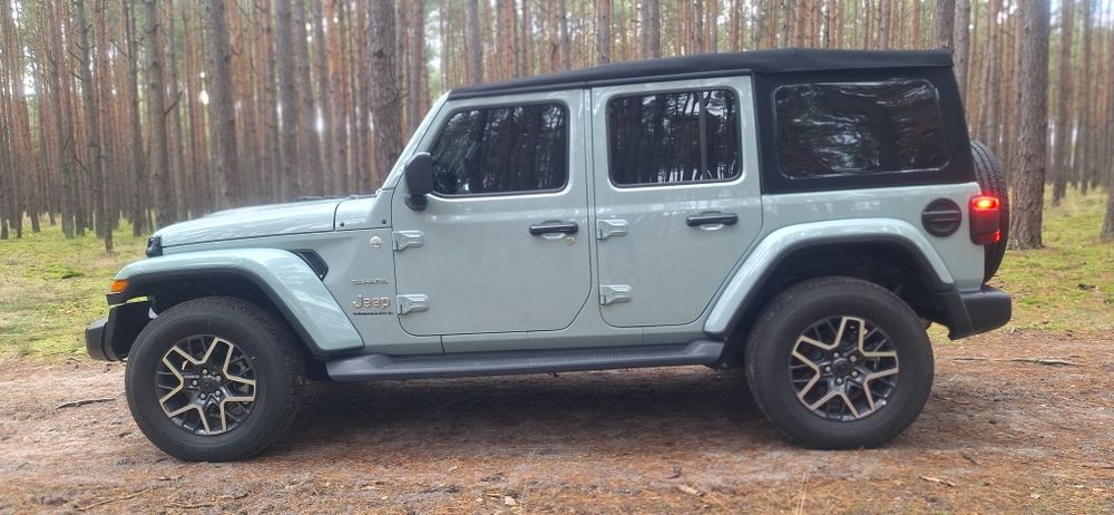 Jeep Wrangler JL 2024
