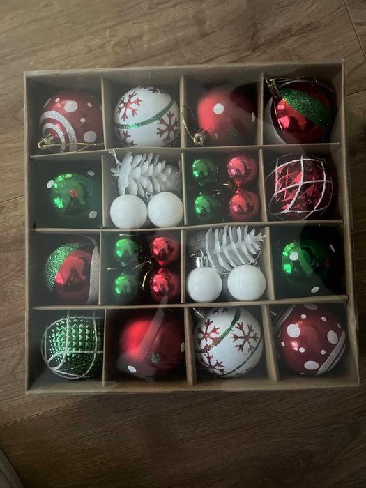 Conjunto de 42 Peças de Natal Vermelhas, Verdes e Brancas