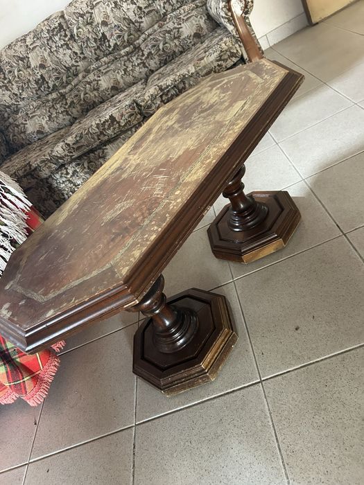 Sofa cama, mesa com braseiro, mesa apoio e duas cadeiras