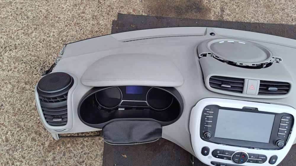 Консоль торпеда Kia Soul EV 2017р 97350-b2100