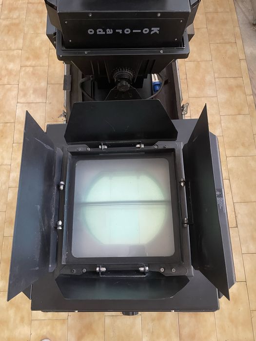 Projetores GRIVEN 1800 Profissionais + Flight Cases