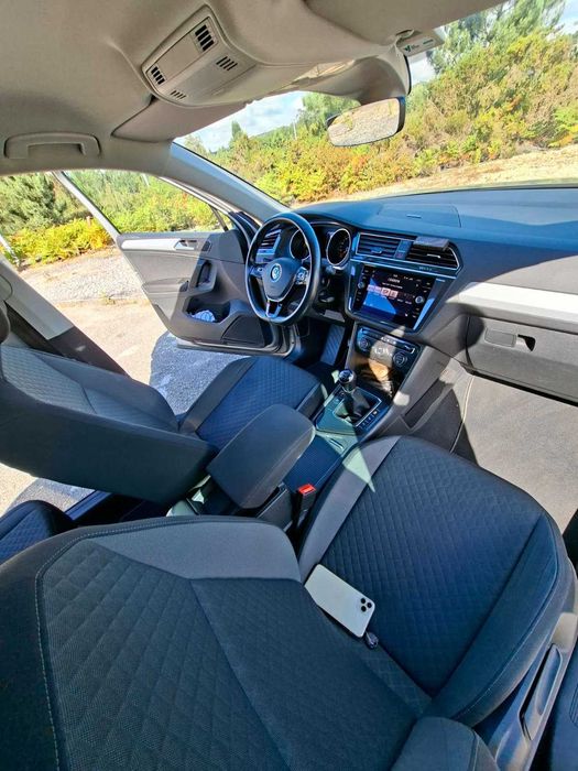 Volkswagen Tiguan Confortline 1.6 TDI 115 cv – 2017 *Possibilidade de financiamento.