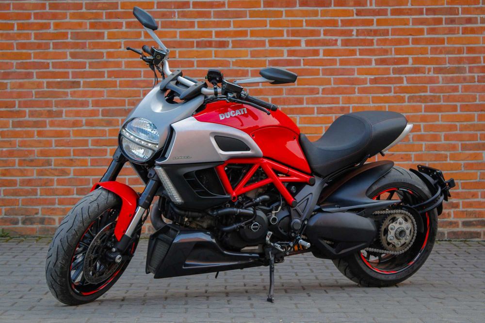Ducati Diavel 1200 / 2011 rok  / Bardzo fajny stan / Gotowy do sezony