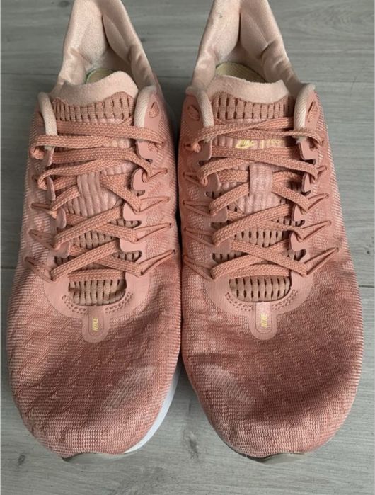 Кросівки  фірми Nike