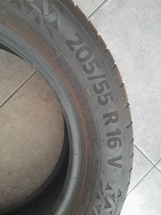 Pneu Continental 205-55-16 como novo