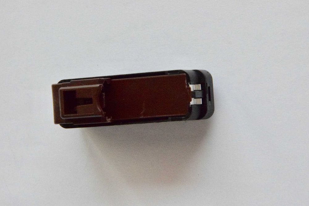 Peugeot 406 — Botão de memória do assento do condutor