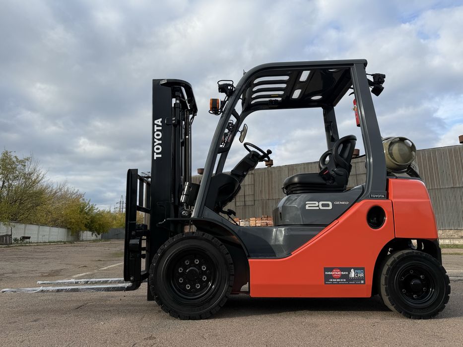 Навантажувач вилковий з вагами TOYOTA02-8FG20 вилочный погрузчик, кара