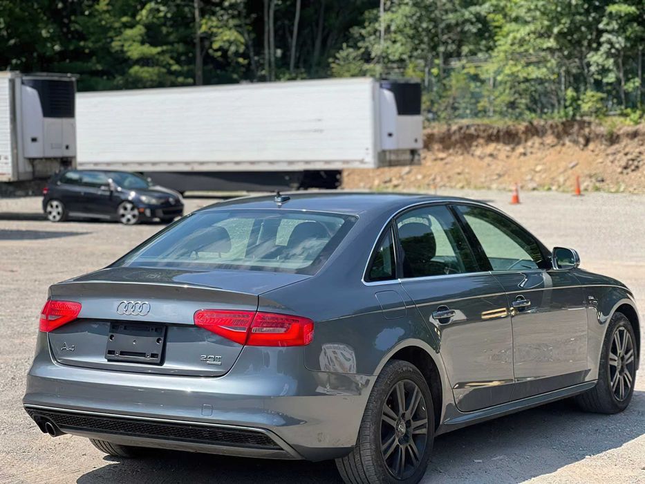 Audi A4 2.0T quattro Premium Plus      2014