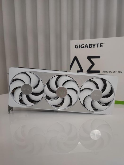 RTX 5080 Gigabyte AERO OC SFF 16 GB