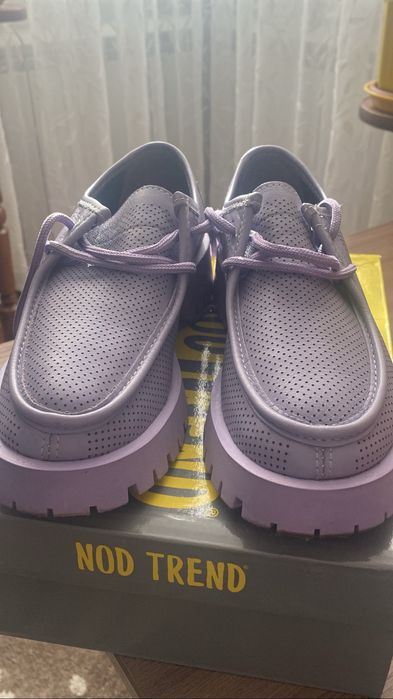 Продам лоферы женские