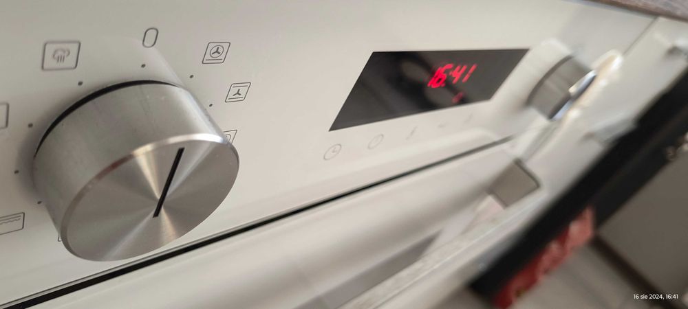 Piekarnik do zabudowy Amica IN 622W Biały