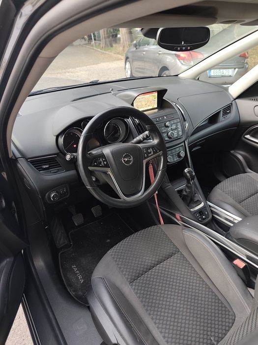 Opel Zafira Tourer 110k km ano 2015 Ótimo estado