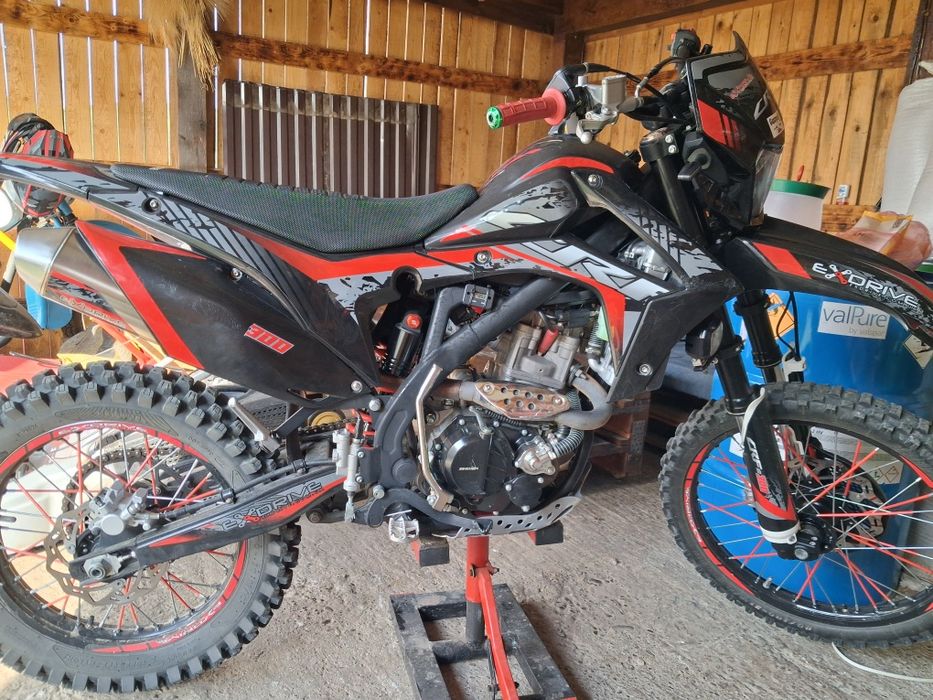 Продам крос 300 crf