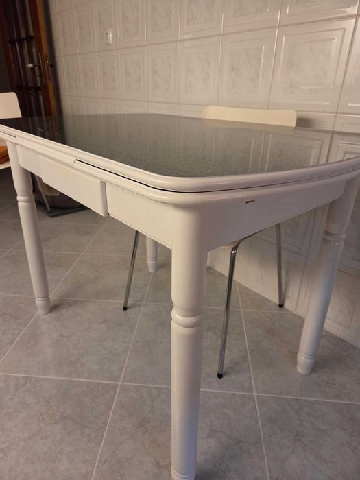 Mesa de cozinha extensivel com cadeiras