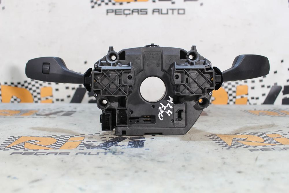 Conjunto / manetes de luzes e limpa vidros BMW 1 (F20)