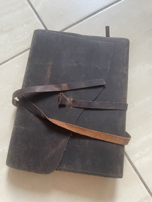 skórzany pamiętnik, ręcznie robiony, nieregularny, papierowy pamiętnik