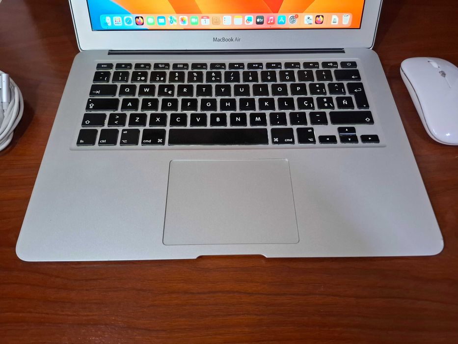 MacBook Air 13" (Dual Boot: macOS + Win 11) | i5 | 4GB RAM + Extras