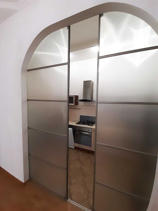 Без комісії. Оренда 3к квартири в Центрі, 130м2, вул. Шота Руставелі 34, метро Палац спорту, Площа Українських Героїв.