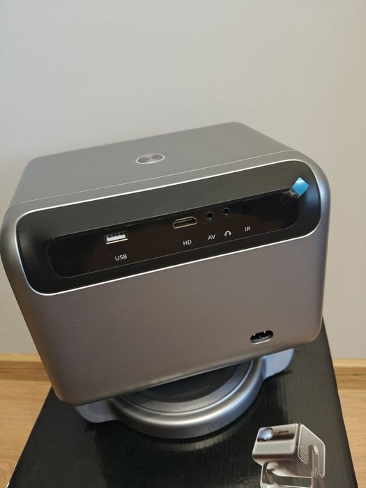 Projektor Ultimea Nova C40