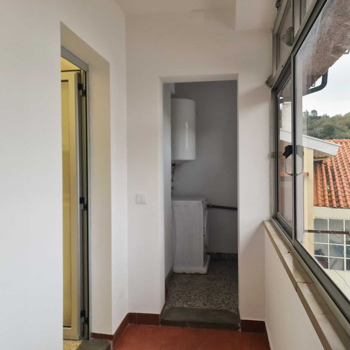 Arrenda-se T3 renovado Bairro Brinca