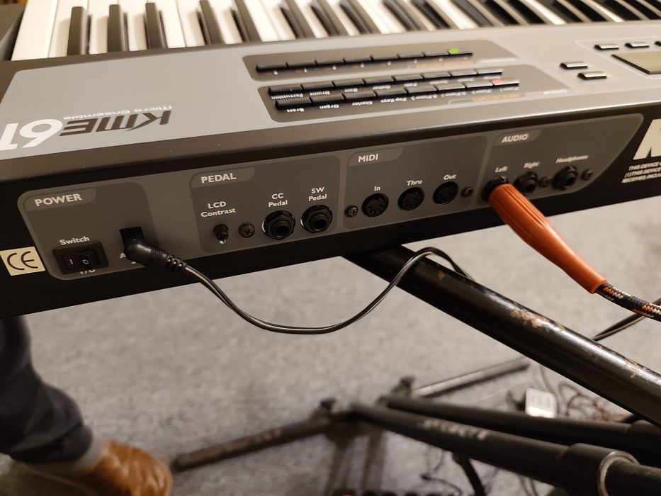 Kuzweil KME61 Syntezator