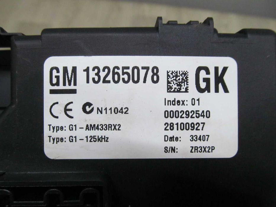 Opel Corsa D 06-14 Skrzynka Bezpiecznikow 13265078