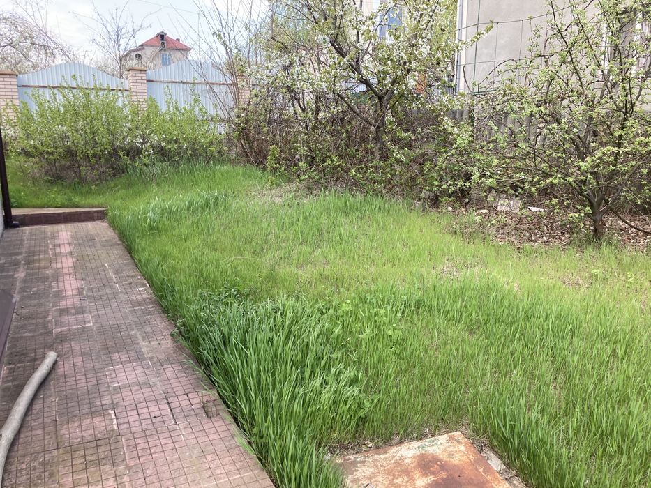 Частный дом с земельным участком на берегу лимана.