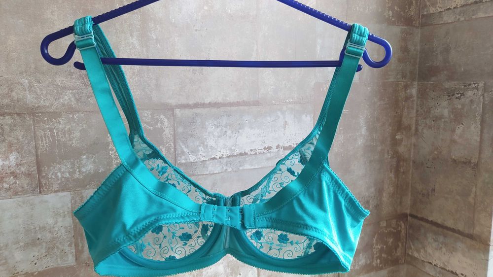 Кружевной бюстик, бюстгальтер Acousma